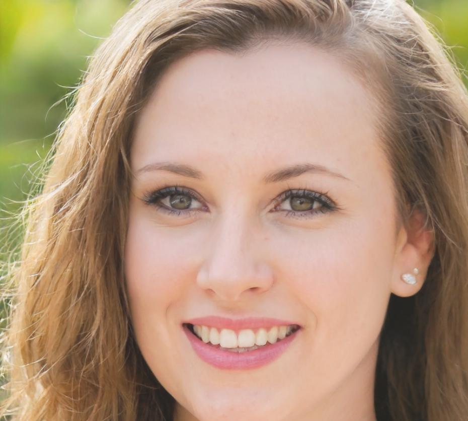 Financial analyst Mai Trường reviewing budget performance metrics